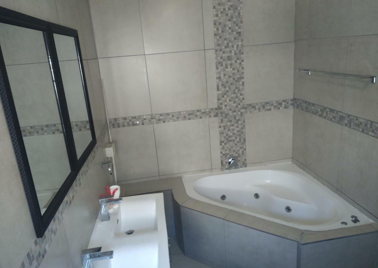 Arlogenix Villa Durbanville Exteriör bild